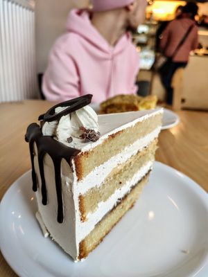 Créme-Torte at Lokal Dela Krem in Warsaw