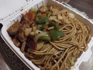 Chow mein and garlic “chicken”. Wasn’t crispy like guy said it would be, tasted like sweet and sour. ? Still tasty tho at Wok N Roll in Long Beach
