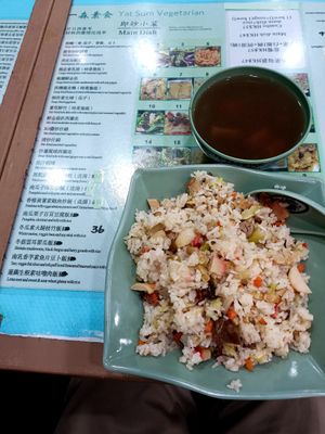 Inside they also have a bilingual menu under each glass covering of their tables. at Yat Sum Vegetarian - 一森素食 - Yau Ma Tei in Kowloon