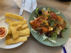 Fritten and Maultaschen at Süsse Marie Veganerie in Karlsruhe