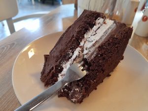 "Kinder MaxiKing" - Torte at Süsse Marie Veganerie in Karlsruhe