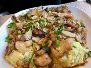 mushroom lunch at Süsse Marie Veganerie in Karlsruhe
