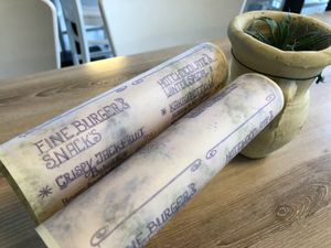 table at Süsse Marie Veganerie in Karlsruhe