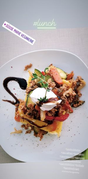 Daily lunch offer 
12:00 till 15:00 

6,90€ at Süsse Marie Veganerie in Karlsruhe