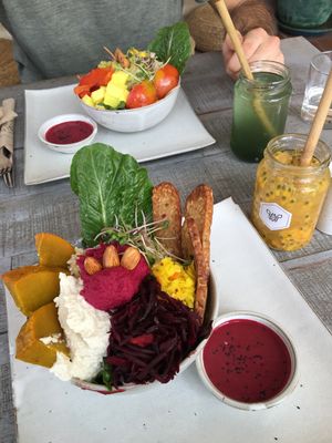 Amazing bowls and drinks at Vibe Cafe in Phnom Penh