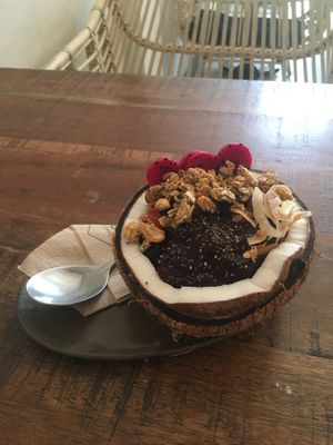 Amazonian açaí bowl at Vibe Cafe in Phnom Penh