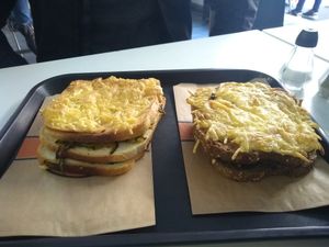 Curry Zucchini croque and mushroom croque at Veggie Corner in Toulouse