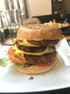 Triple V Burger at Veggie Corner in Toulouse