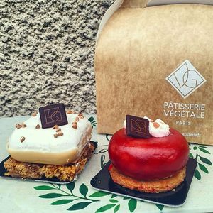 Entremets Monique et le breton at VG Pâtisserie in Paris