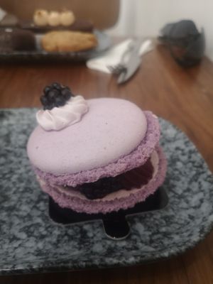 Macaron at VG Pâtisserie in Paris