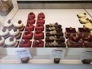 Choix de pâtisserie at VG Pâtisserie in Paris