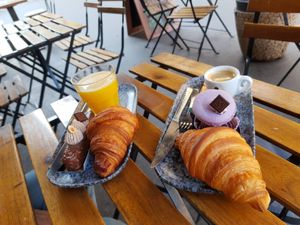 croissants at VG Pâtisserie in Paris