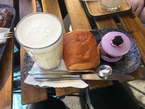 chai latte (oat), chocolat croissant, macaron at VG Pâtisserie in Paris