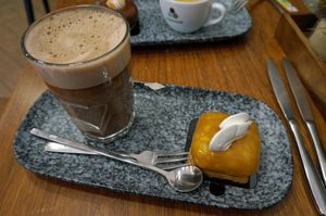Tatin mangue/spéculoos at VG Pâtisserie in Paris