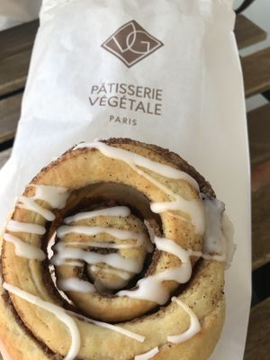 Cinnamon roll  at VG Pâtisserie in Paris