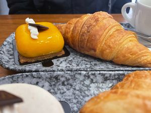 Mango Canelle at VG Pâtisserie in Paris