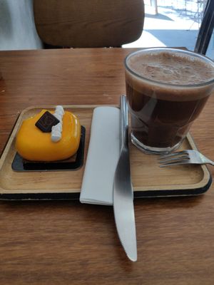  at VG Pâtisserie in Paris