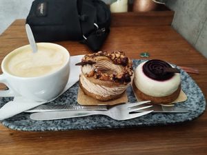 Cappuccino au lait d'amande + Paris Brest + Relax at VG Pâtisserie in Paris
