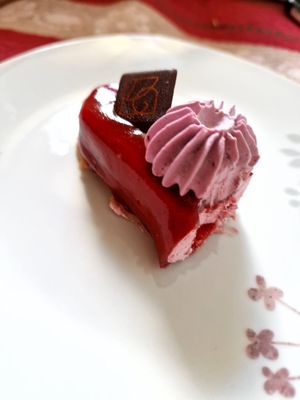  at VG Pâtisserie in Paris