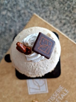  at VG Pâtisserie in Paris