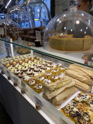  Inside   at VG Pâtisserie in Paris