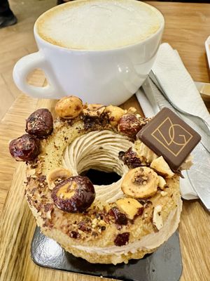 Cappuccino with oat milk and delicious pastry! #Veganuary at VG Pâtisserie in Paris
