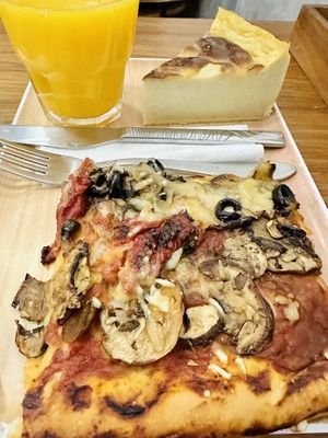 Flan, orange juice, pizza  #Veganuary at VG Pâtisserie in Paris