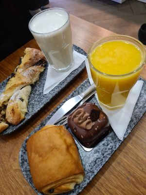  at VG Pâtisserie in Paris