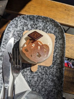  at VG Pâtisserie in Paris