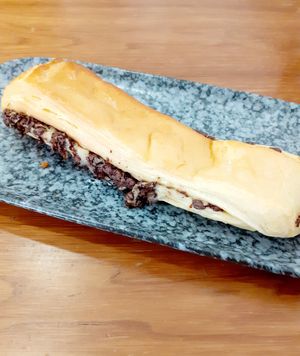 Pain suisse at VG Pâtisserie in Paris