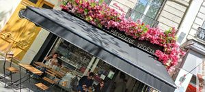 Flower shop at VG Pâtisserie in Paris