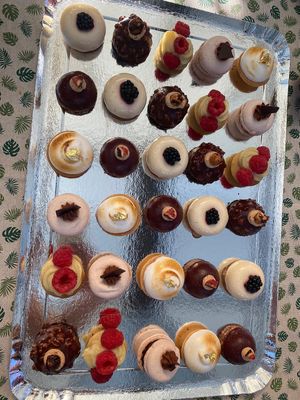 Minis   at VG Pâtisserie in Paris