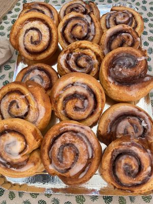 Cinnamon rolls   at VG Pâtisserie in Paris