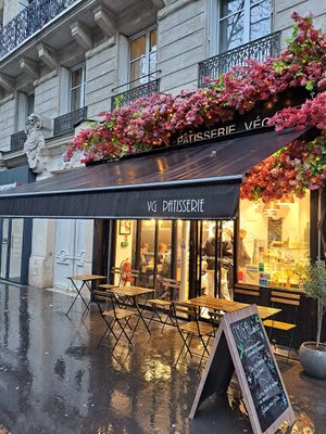 Outside view at VG Pâtisserie in Paris