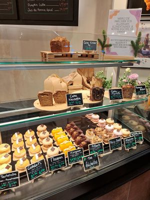 Cake selection at VG Pâtisserie in Paris