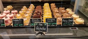Christmas Buches at VG Pâtisserie in Paris