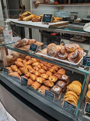 selection at VG Pâtisserie in Paris