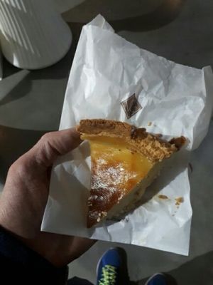 Flan... Yummy at VG Pâtisserie in Paris