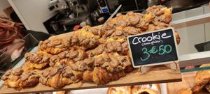 What are crookies? It's a mix of croissant and cookie dough, created by chef Stéphane Louvard in October 2022, and a real phenomenon on tok Tik! at VG Pâtisserie in Paris