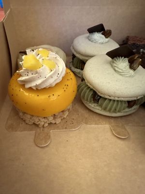 Pistazien Macaron 10/10  at VG Pâtisserie in Paris