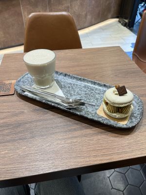   at VG Pâtisserie in Paris