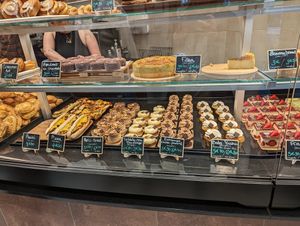 Cakes at VG Pâtisserie in Paris