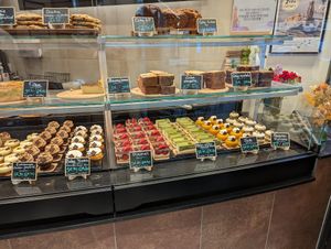 Cakes at VG Pâtisserie in Paris