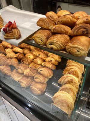  at VG Pâtisserie in Paris