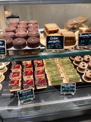  at VG Pâtisserie in Paris
