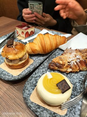  at VG Pâtisserie in Paris