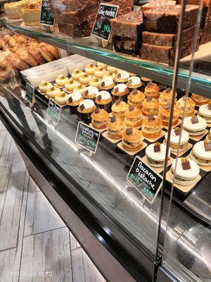  at VG Pâtisserie in Paris