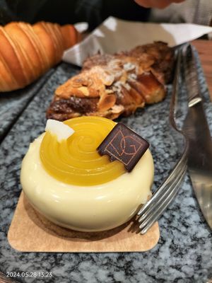  at VG Pâtisserie in Paris