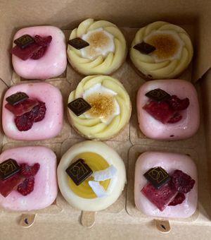 I am usually not a fan of strawberry or raspberry dessert but their “Franny” one (the pink ones on the picture) is really good! at VG Pâtisserie in Paris