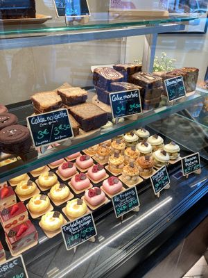  at VG Pâtisserie in Paris